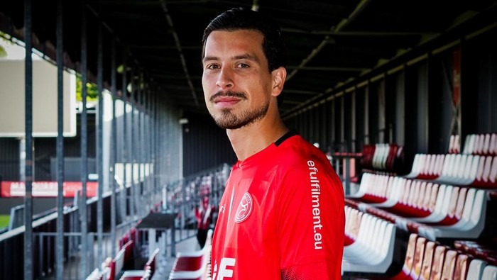 Resmi! Thom Haye Gabung Almere City di Eredivisie